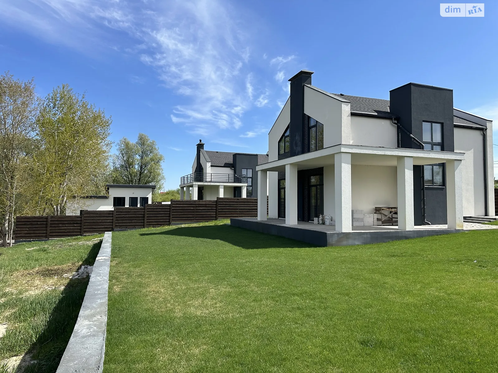 Продается дом на 2 этажа 177 кв. м с балконом, цена: 170000 $ - фото 1