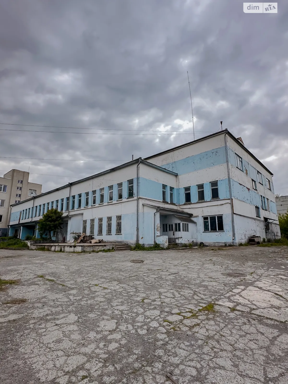 Продается помещения свободного назначения 3500 кв. м в 2-этажном здании, цена: 300000 $ - фото 1