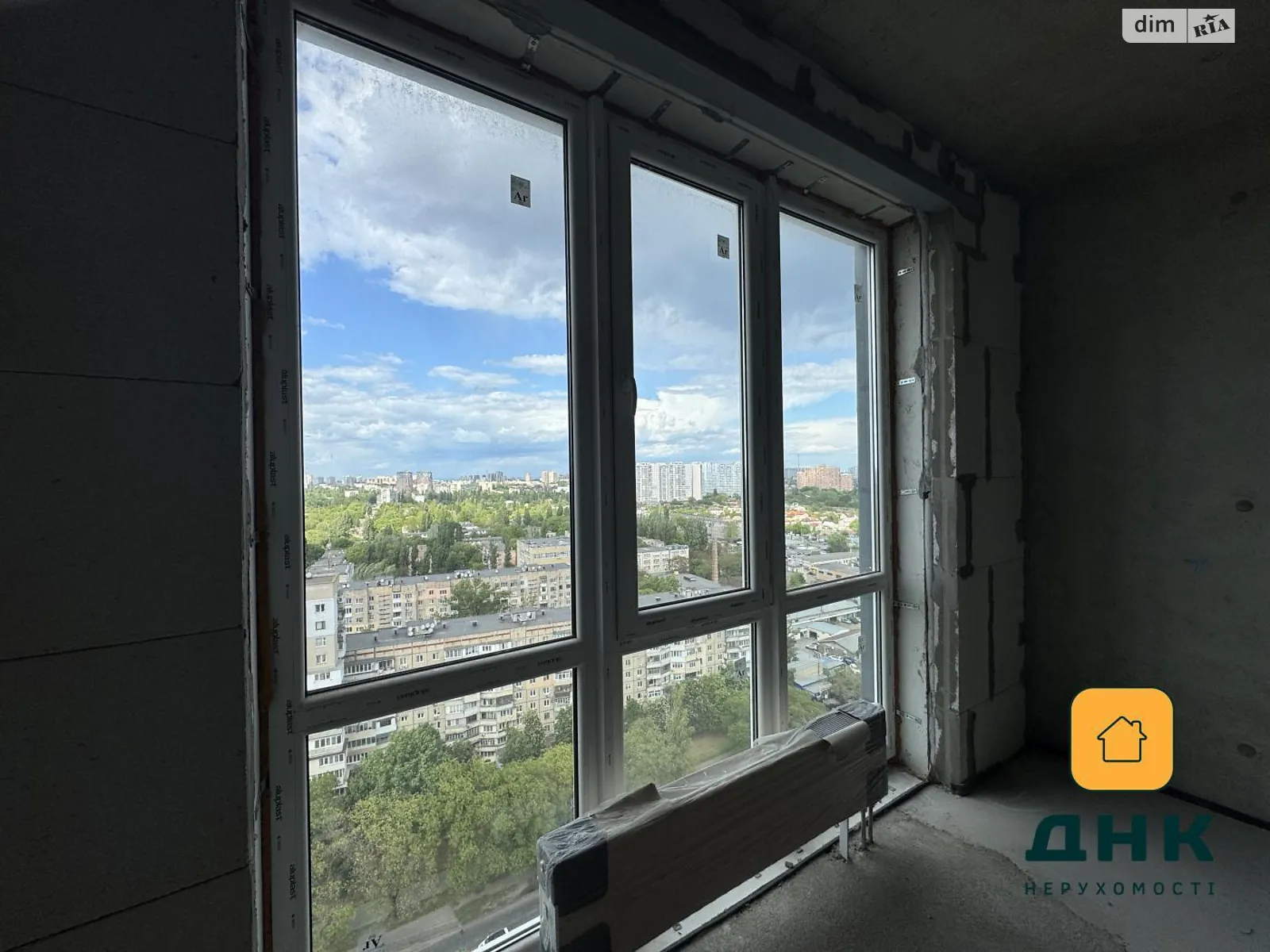 Продается 3-комнатная квартира 94 кв. м в Одессе, ул. Варненская, 27 - фото 1