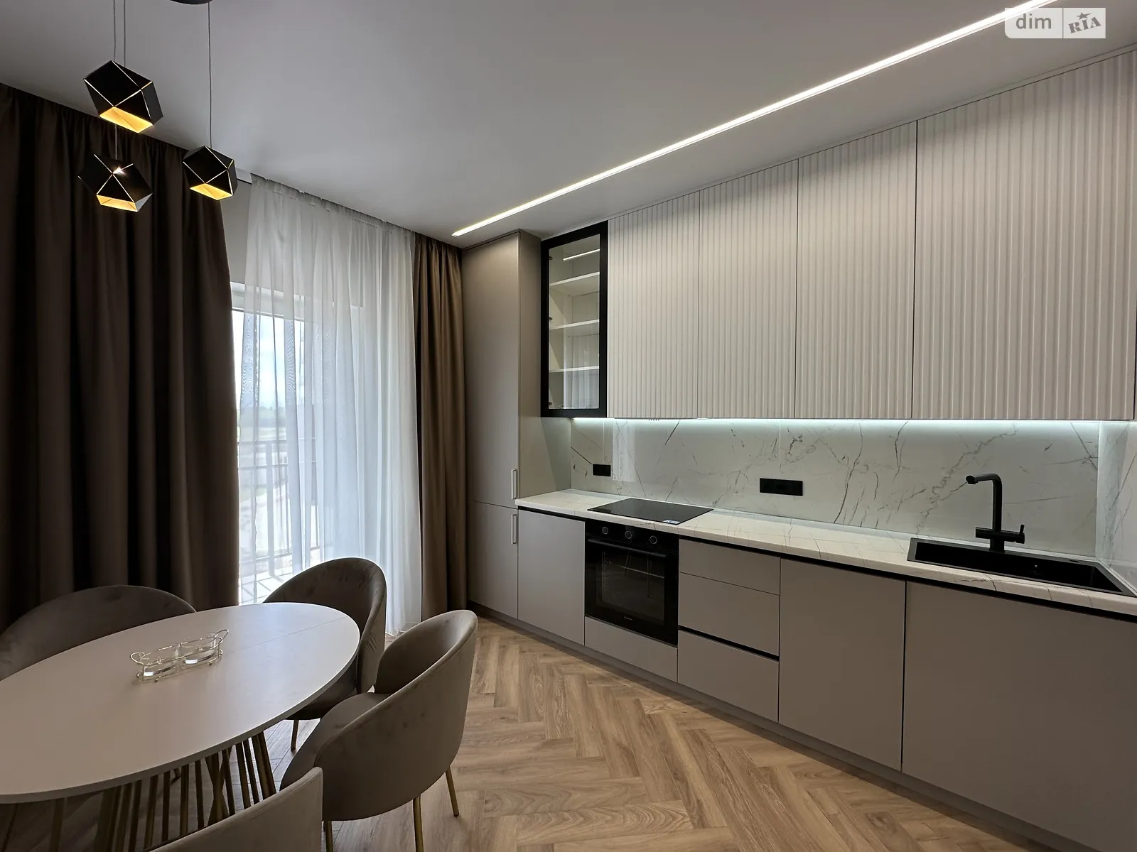 Продається 1-кімнатна квартира 42 кв. м у Одесі, вул. Краснова, 3 корпус 60 - фото 1