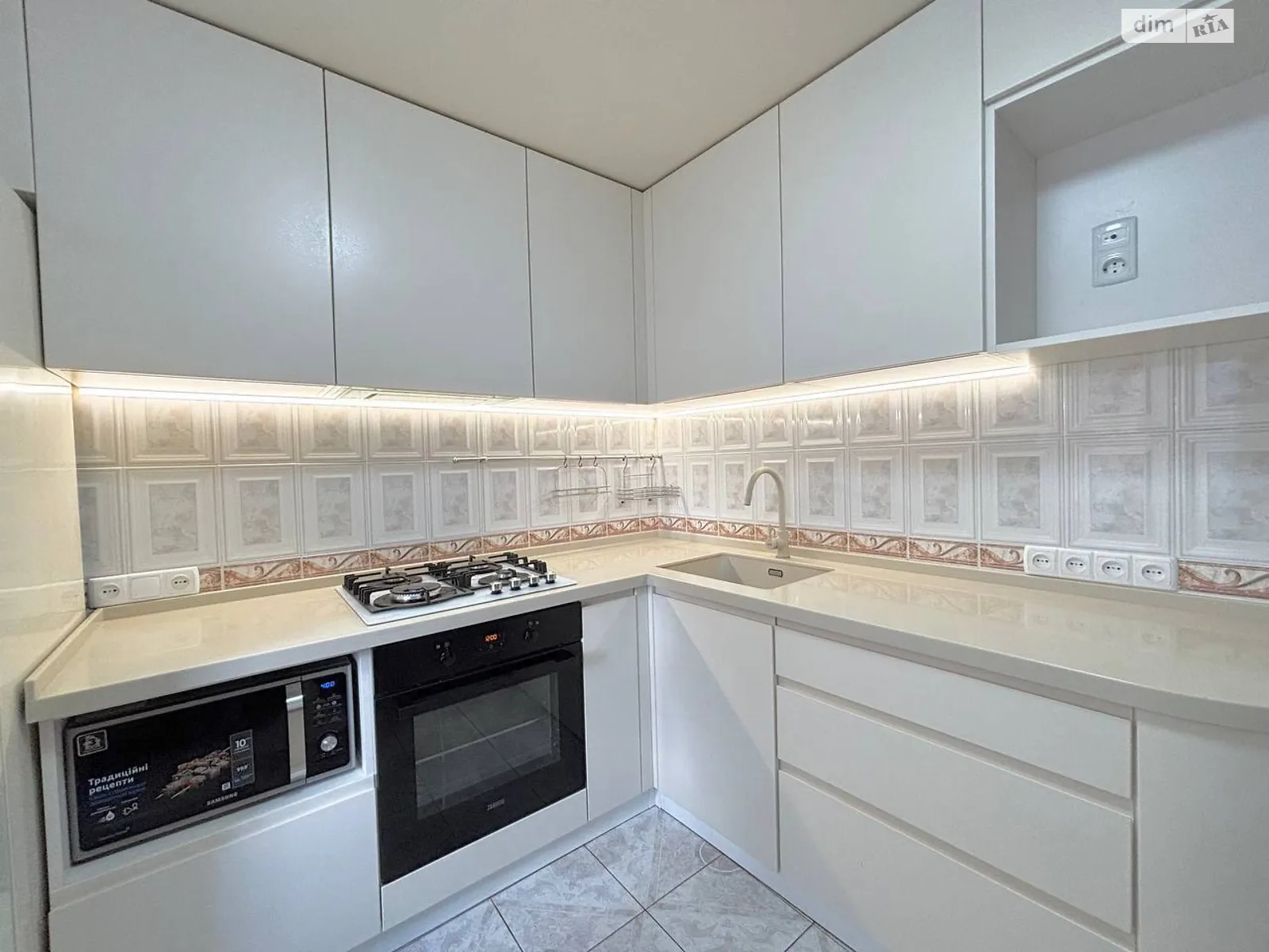 Продается 4-комнатная квартира 83.2 кв. м в Днепре, ул. Савкина, 6 - фото 1