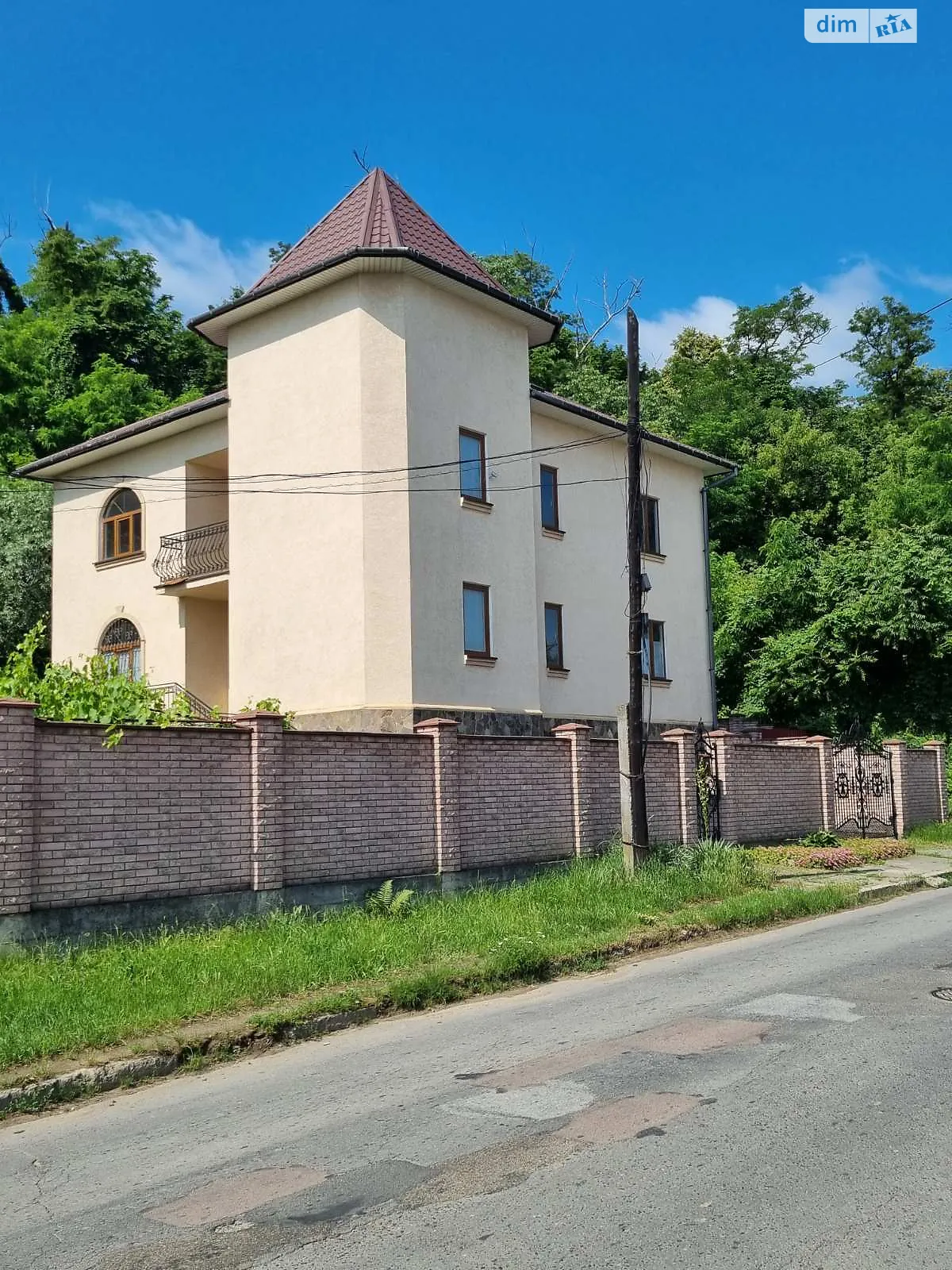 Продается дом на 2 этажа 350 кв. м с садом, цена: 180000 € - фото 1