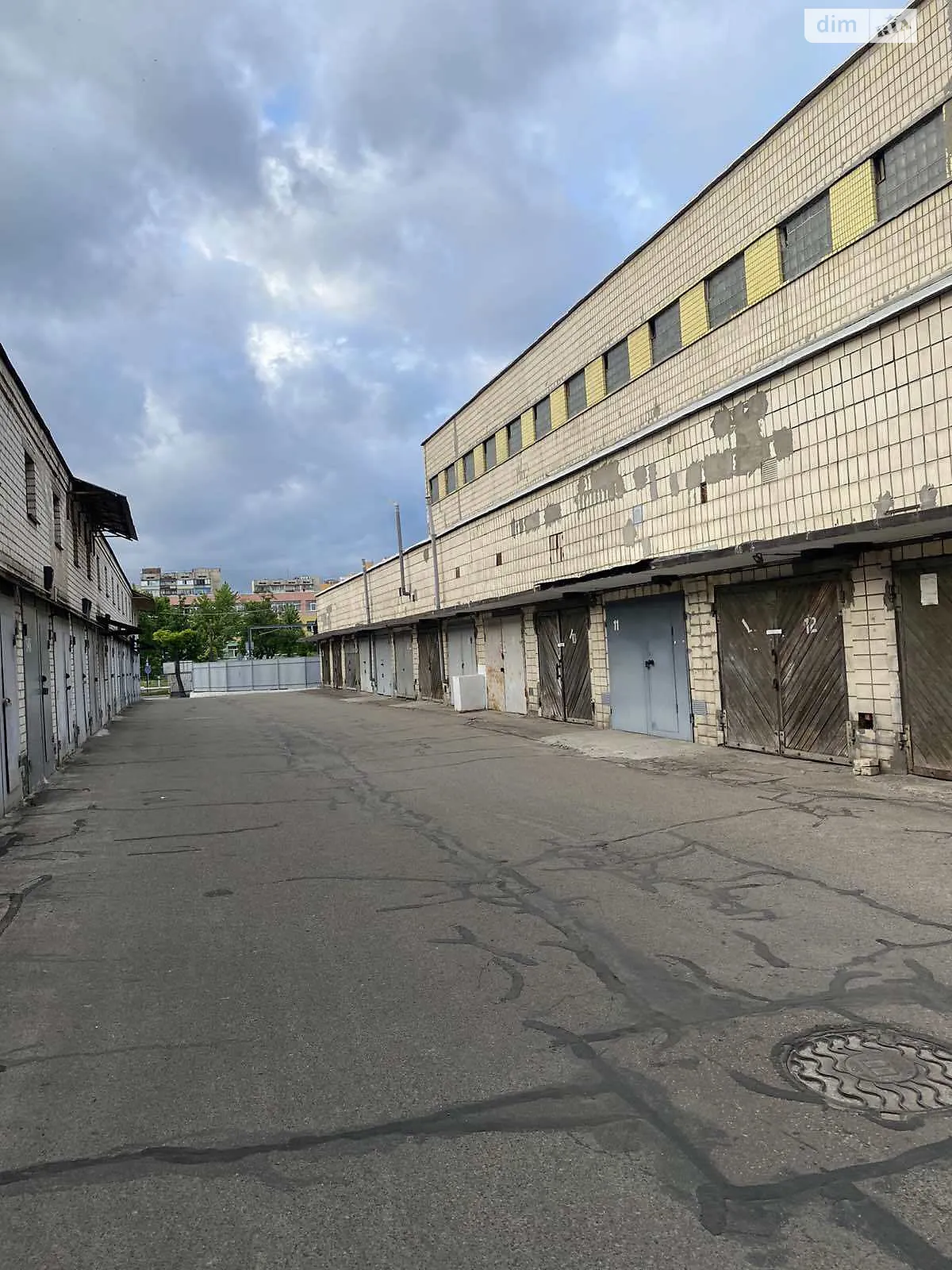 Продается место в гаражном кооперативе под легковое авто на 16.3 кв. м, цена: 9000 $ - фото 1