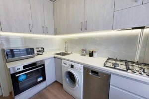 Продаж квартири, Рівне, р‑н. Центр, Дорошенка Петра вулиця, буд. 53