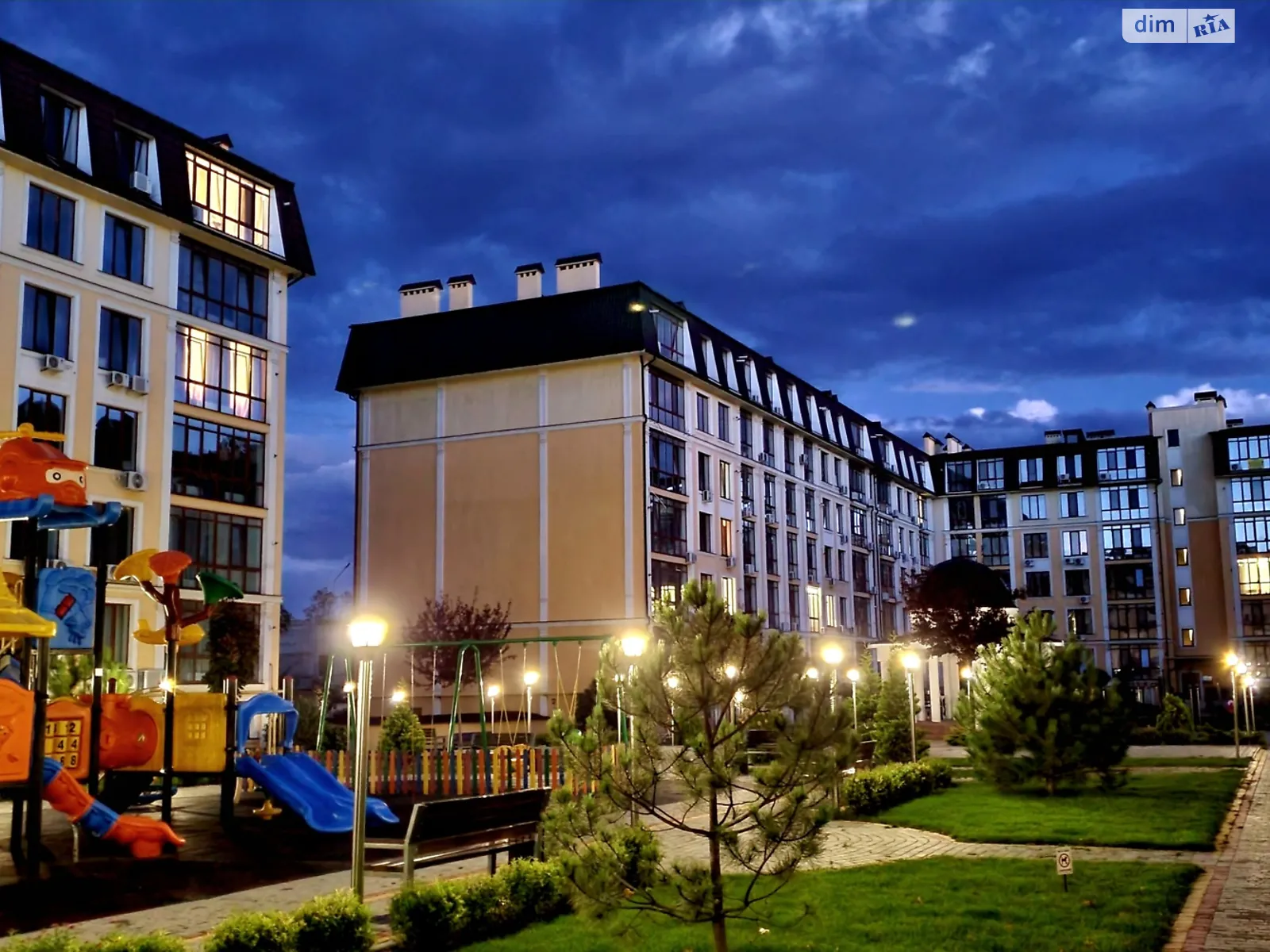 Продается 1-комнатная квартира 44.9 кв. м в Одессе, ул. Дача Ковалевского, 121/2 - фото 1