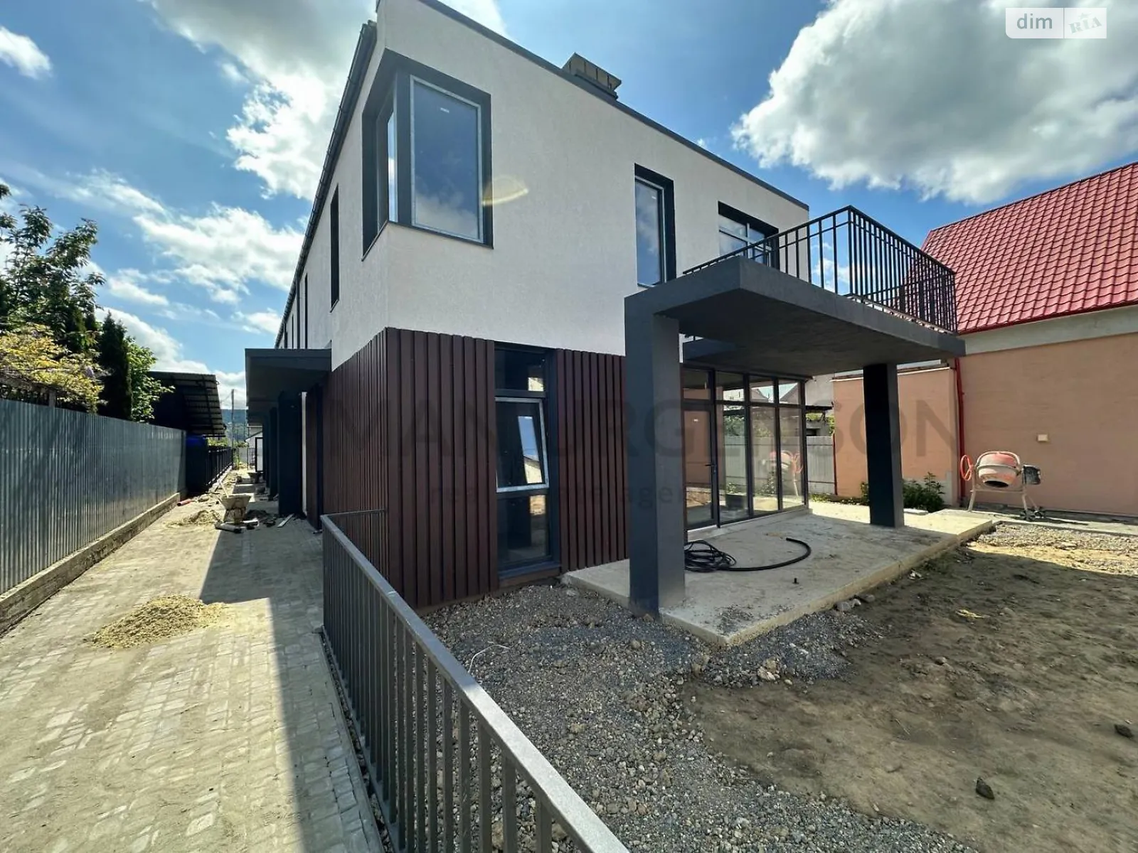 вул. Шафарика Подлипники Ужгород, цена: 120000 $ - фото 1