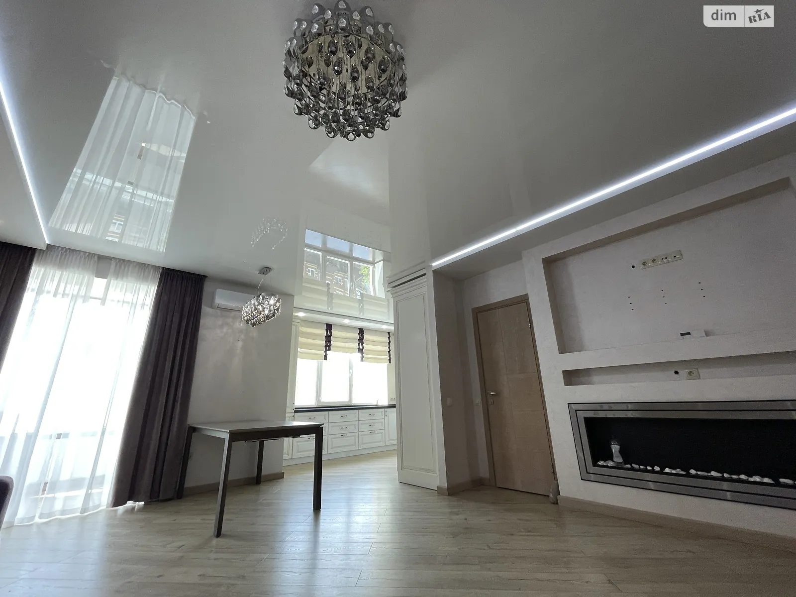 Продается 3-комнатная квартира 110 кв. м в Хмельницком, ул. Кармелюка, 11/2 - фото 1