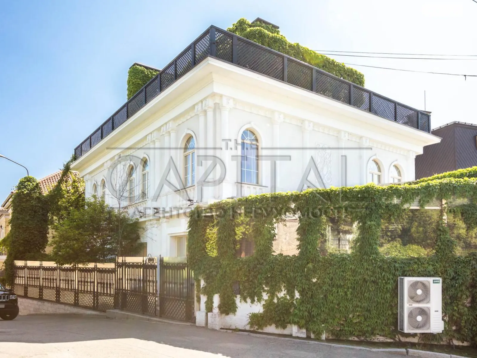 Сдается в аренду дом на 3 этажа 800 кв. м с баней/сауной, цена: 5800 $ - фото 1