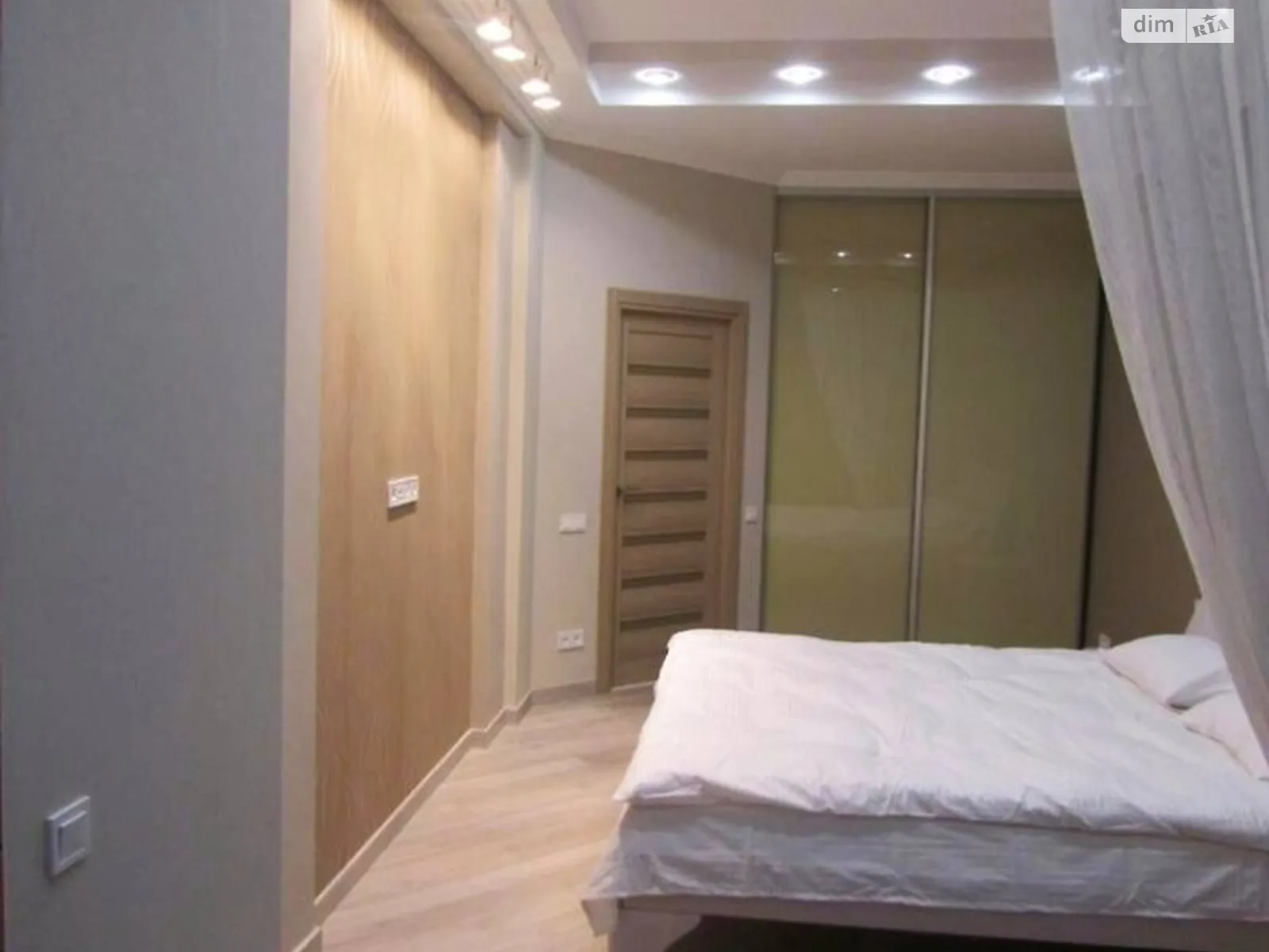 Продається 1-кімнатна квартира 65 кв. м у Одесі, вул. Армійська, 8Б - фото 1