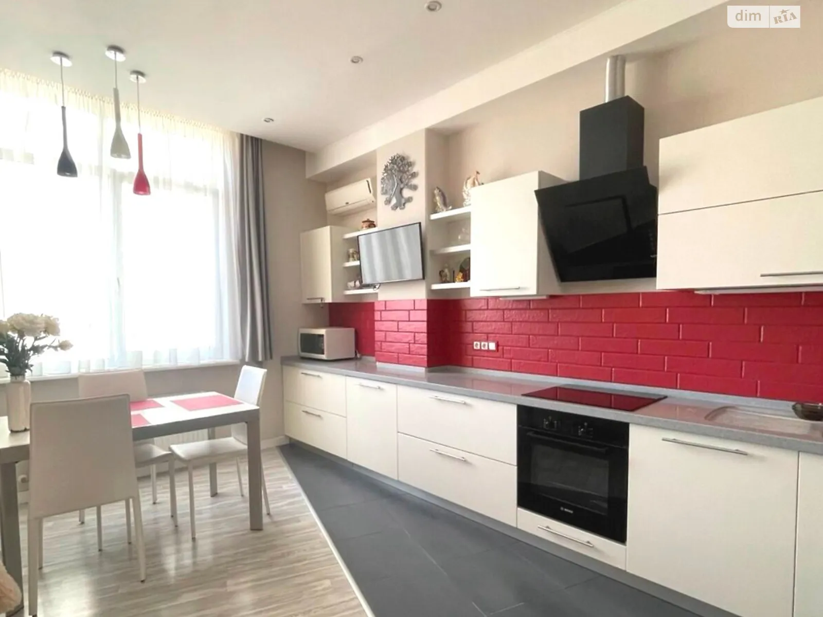 Продається 3-кімнатна квартира 85 кв. м у Одесі, бул. Французький - фото 1
