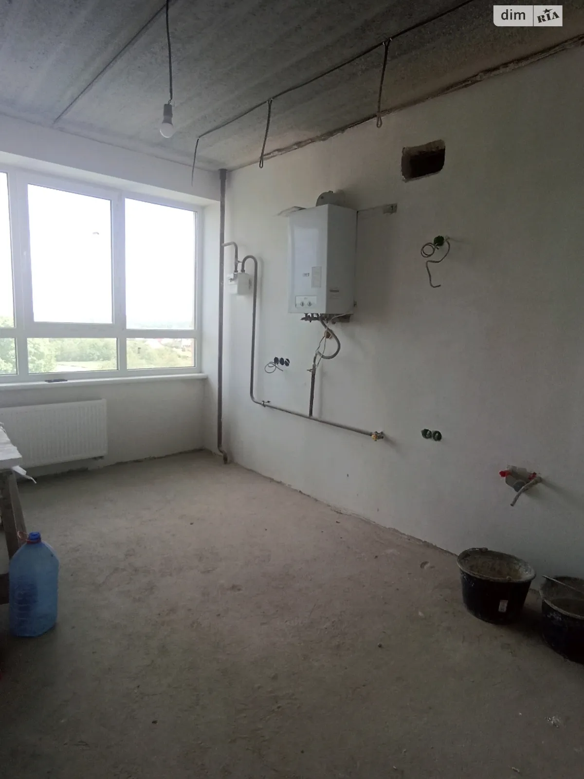 Продается 1-комнатная квартира 35 кв. м в Гостомеле, ул. Остромирская, 49В - фото 1