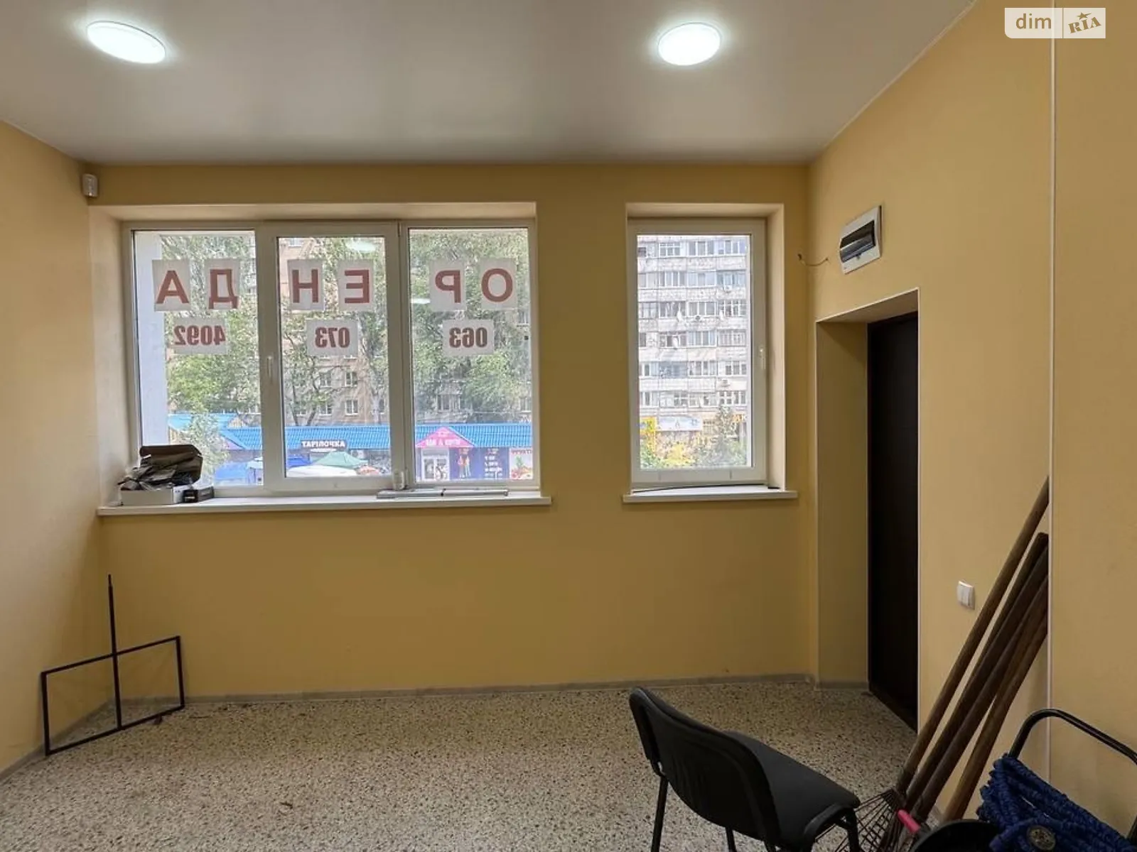 Сдается в аренду помещения свободного назначения 33 кв. м в 3-этажном здании, цена: 18000 грн - фото 1