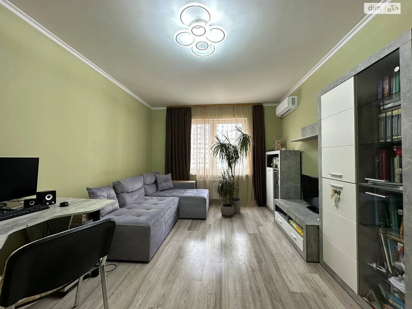 Продается 1-комнатная квартира 42.7 кв. м в Киеве, ул. Николая Закревского, 101 - фото 1
