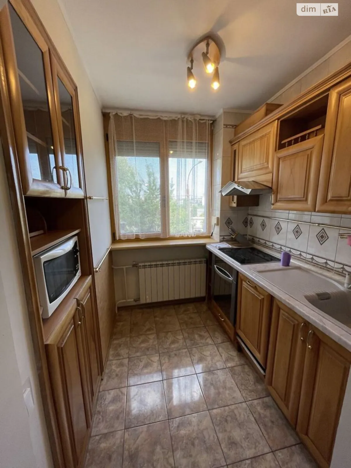 Продается 3-комнатная квартира 74 кв. м в Киеве, ул. Тополевая, 4-8 - фото 1