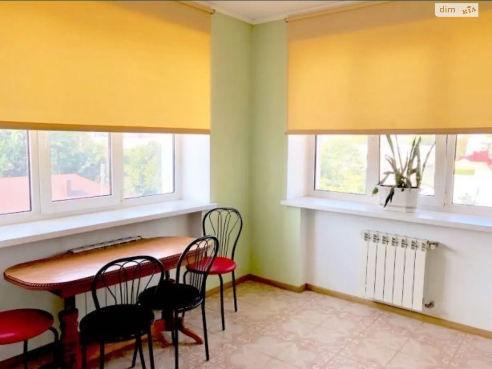 3-кімнатна квартира 100 кв. м у Тернополі, вул. Замонастирська - фото 1