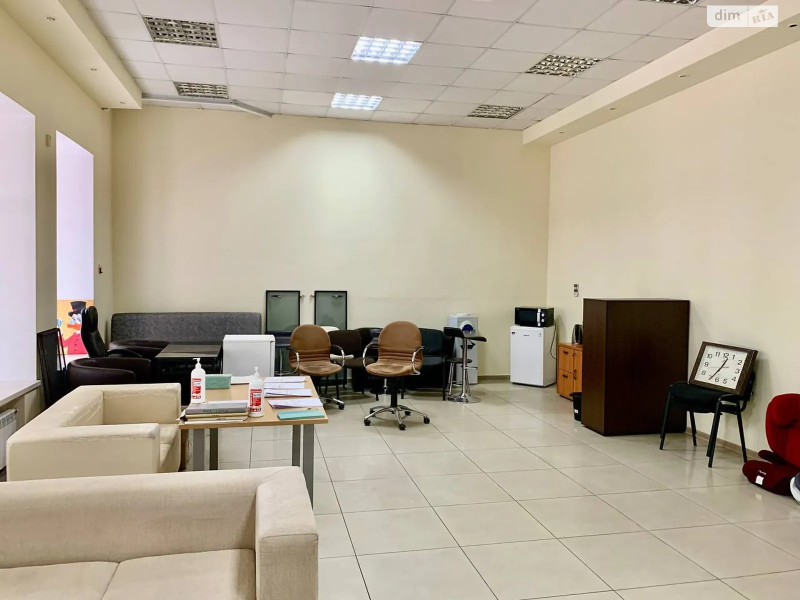 Сдается в аренду офис 82 кв. м в бизнес-центре, цена: 41000 грн - фото 1