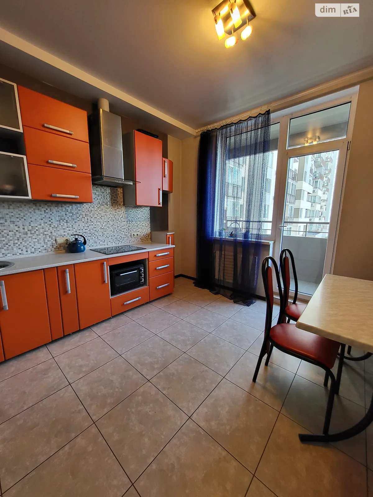 Продается 1-комнатная квартира 42 кв. м в Одессе, ул. Люстдорфская дорога - фото 1