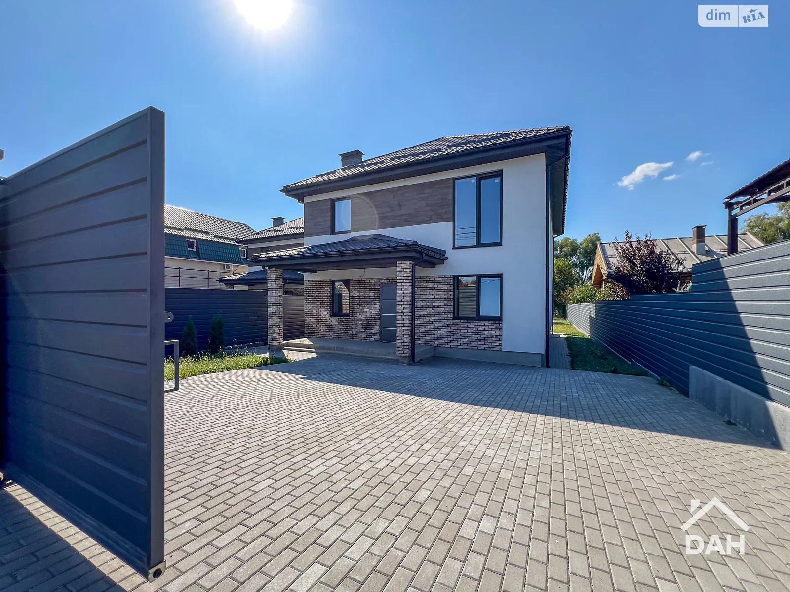 Продається будинок 2 поверховий 200 кв. м з каміном, цена: 249000 $ - фото 1