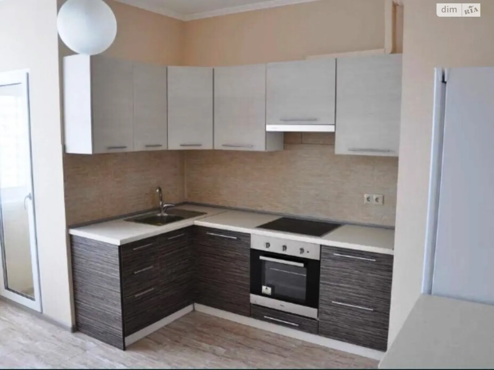Продается 1-комнатная квартира 47 кв. м в Киеве, ул. Анны Ахматовой, 22 - фото 1