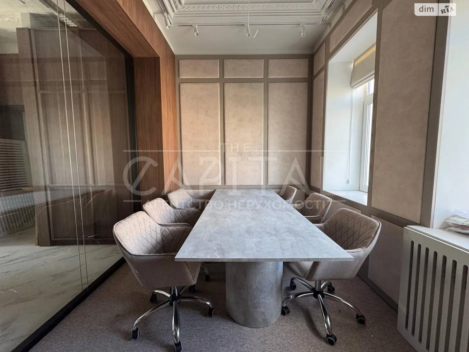 Сдается в аренду офис 230 кв. м в бизнес-центре, цена: 12000 $ - фото 1