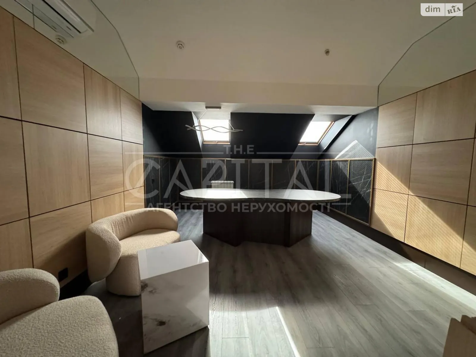 Продается офис 220 кв. м в бизнес-центре, цена: 800000 $ - фото 1