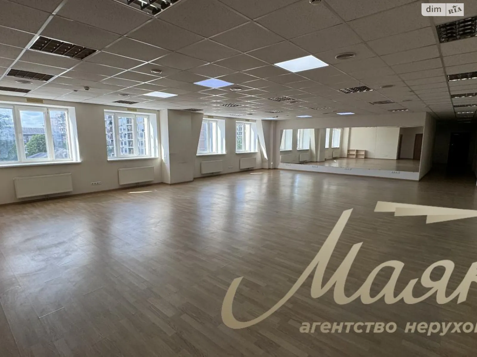 Сдается в аренду офис 202 кв. м в бизнес-центре, цена: 14140000 грн - фото 1