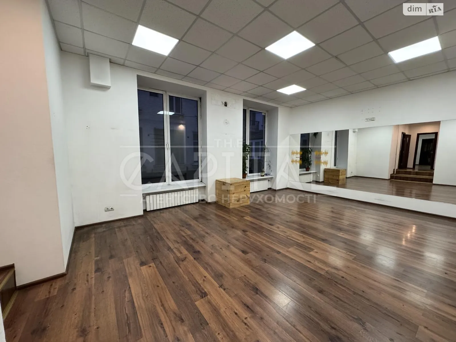 Продається офіс 85 кв. м в бізнес-центрі, цена: 236000 $ - фото 1