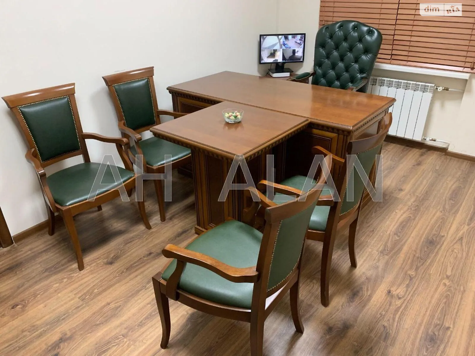 Сдается в аренду офис 57.4 кв. м в бизнес-центре, цена: 950 $ - фото 1