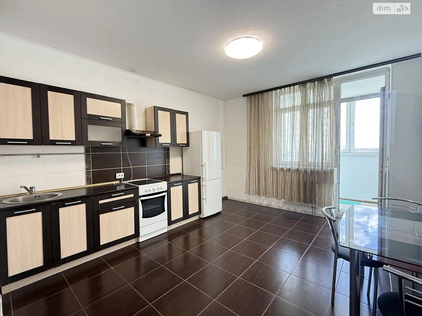 Продается 1-комнатная квартира 50 кв. м в Киеве, ул. Воскресенская, 12А - фото 1