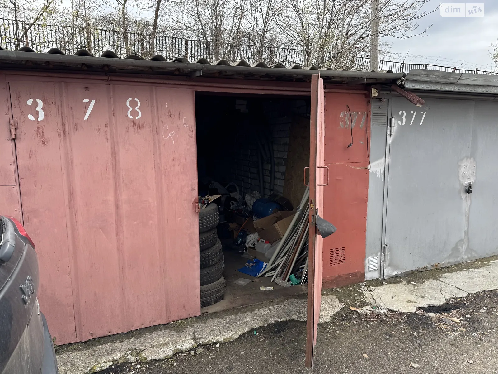 Продається місце в гаражному кооперативі під легкове авто на 18 кв. м, цена: 5500 $ - фото 1