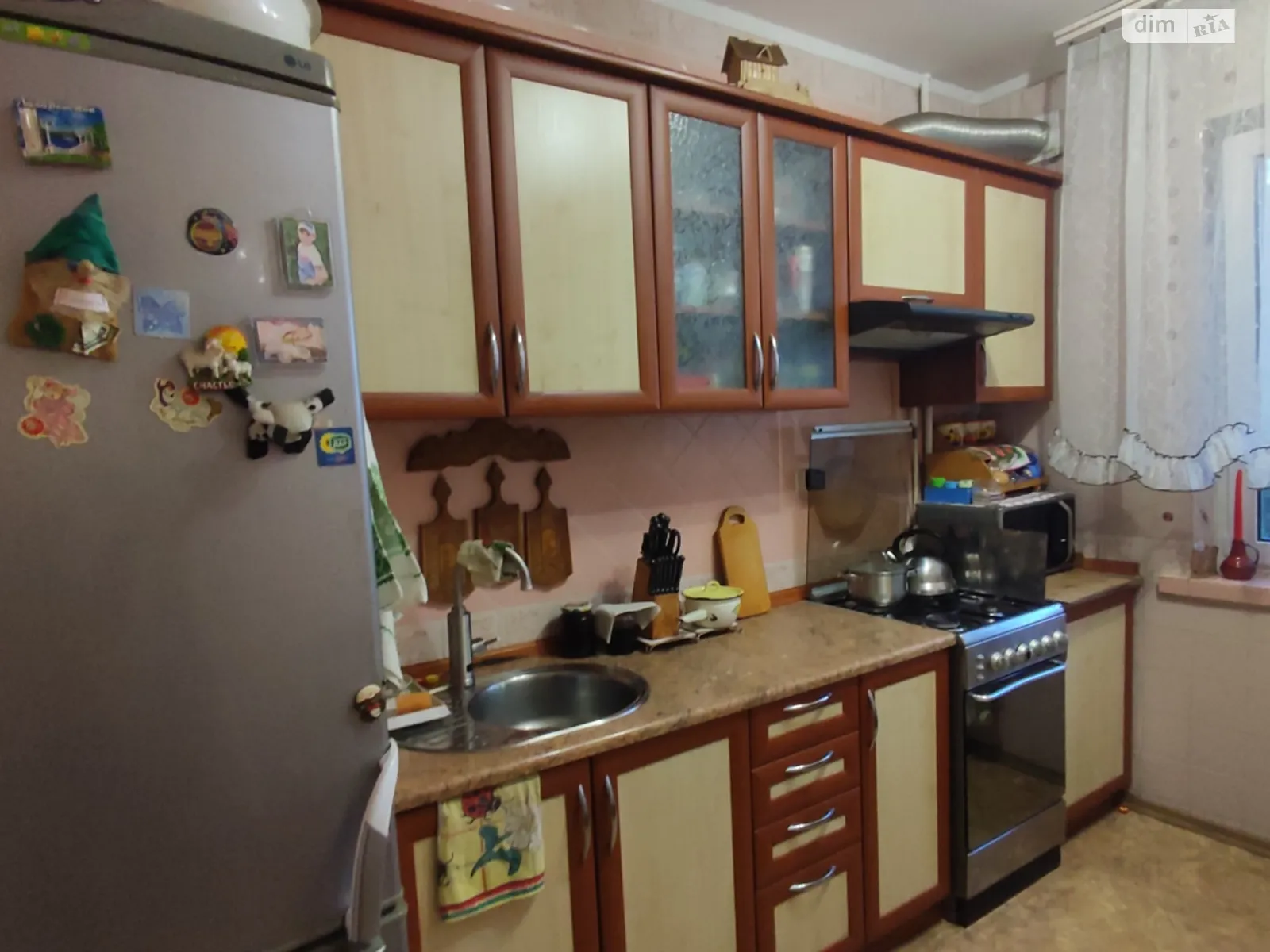 Здається в оренду кімната 65 кв. м у Києві, цена: 4000 грн - фото 1