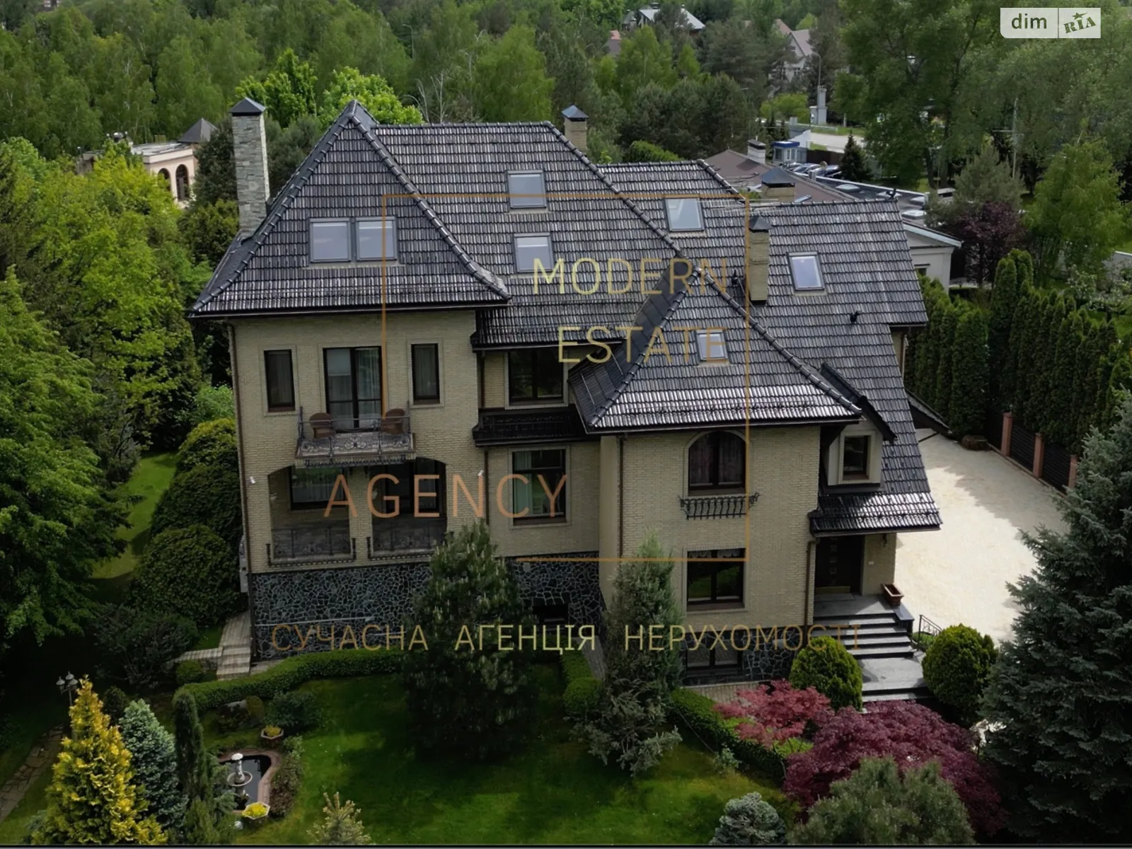Продается дом на 3 этажа 950 кв. м с садом, цена: 9000000 $ - фото 1