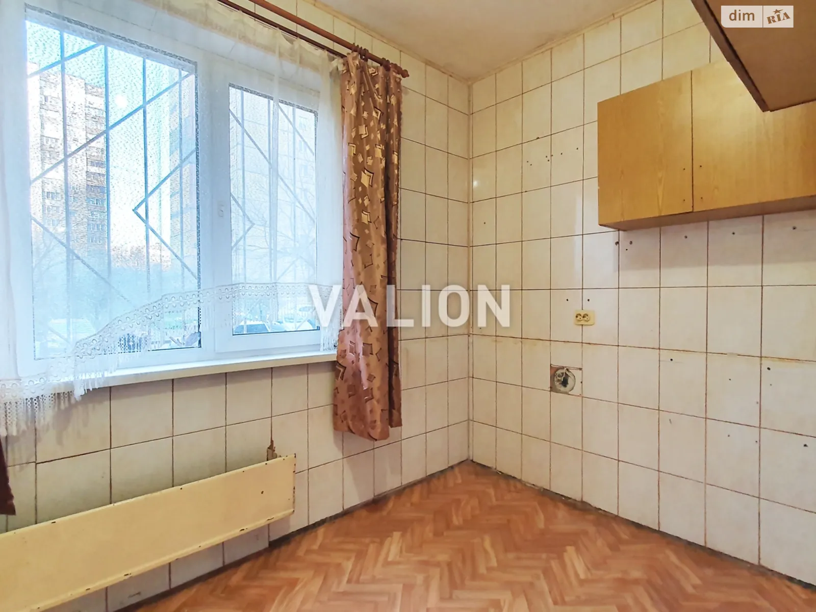 Продается 1-комнатная квартира 37 кв. м в Киеве, ул. Анны Ахматовой, 17 - фото 1