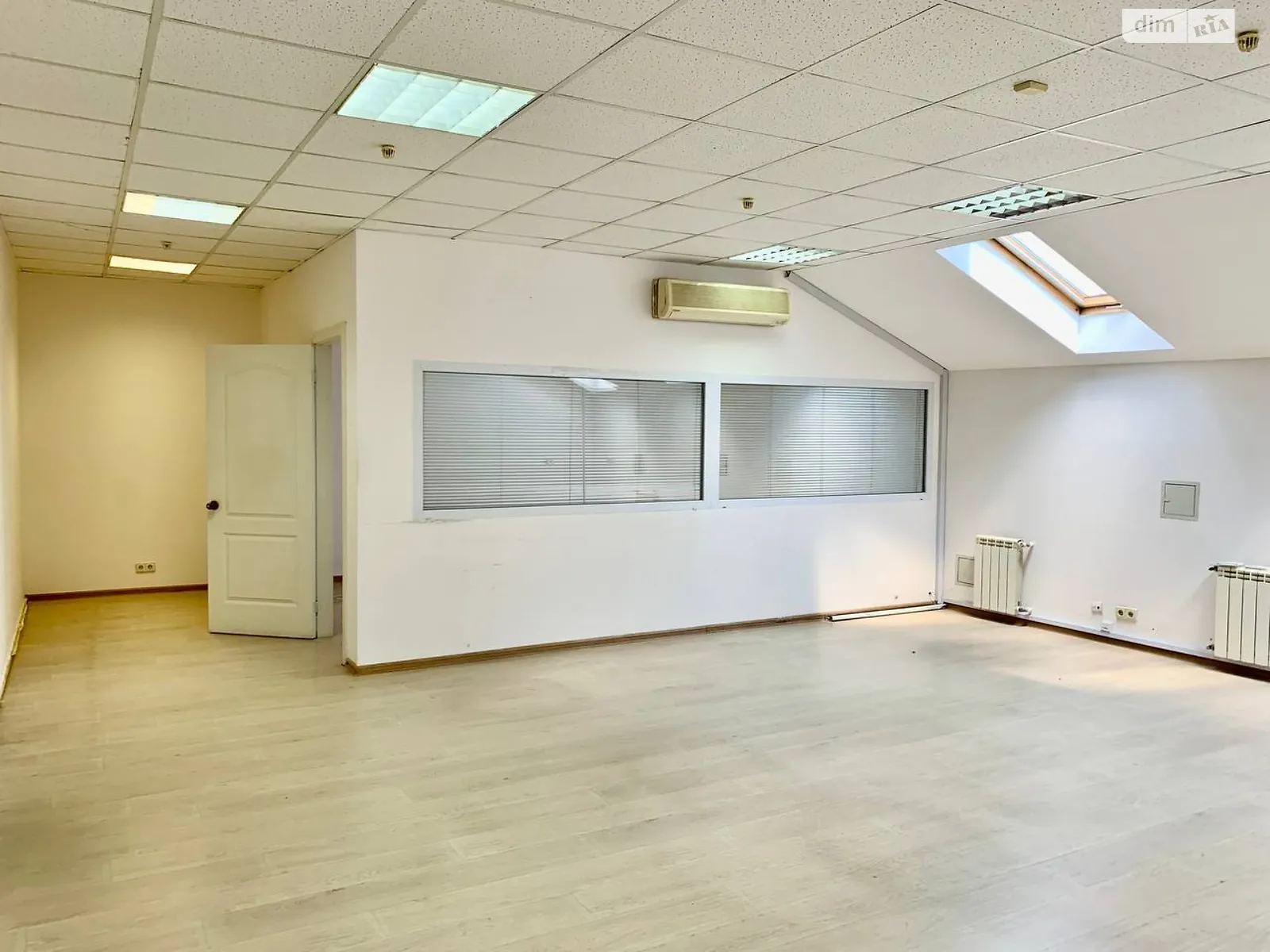Сдается в аренду офис 330 кв. м в бизнес-центре, цена: 72600 грн - фото 1