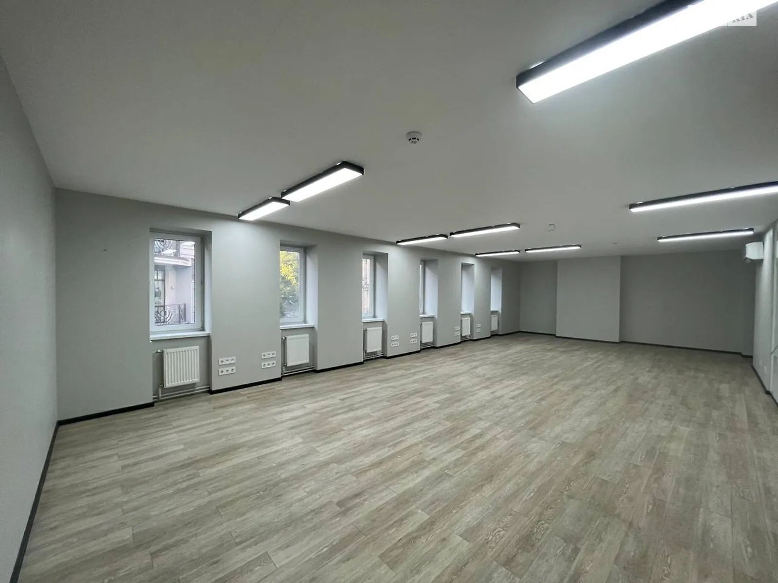 Продається офіс 1169 кв. м в бізнес-центрі, цена: 2000000 $ - фото 1