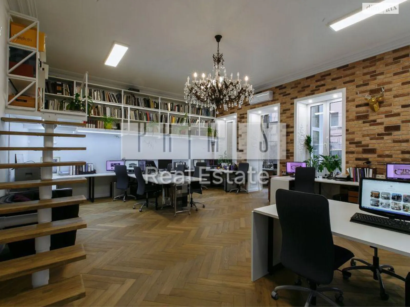 Здається в оренду офіс 180 кв. м в бізнес-центрі, цена: 4000 $ - фото 1