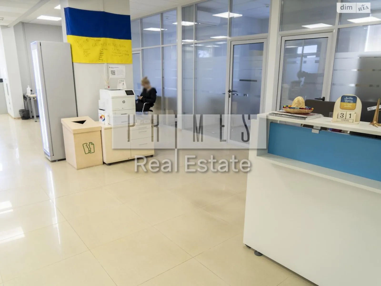Сдается в аренду офис 179 кв. м в бизнес-центре, цена: 2100 $ - фото 1