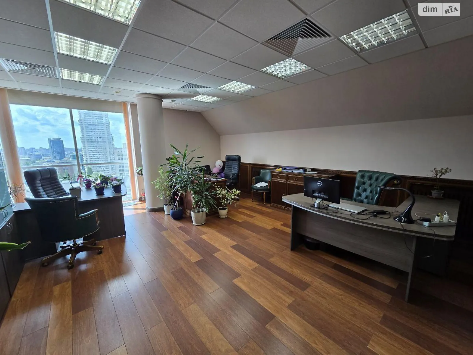 Сдается в аренду офис 220 кв. м в бизнес-центре, цена: 4400 $ - фото 1