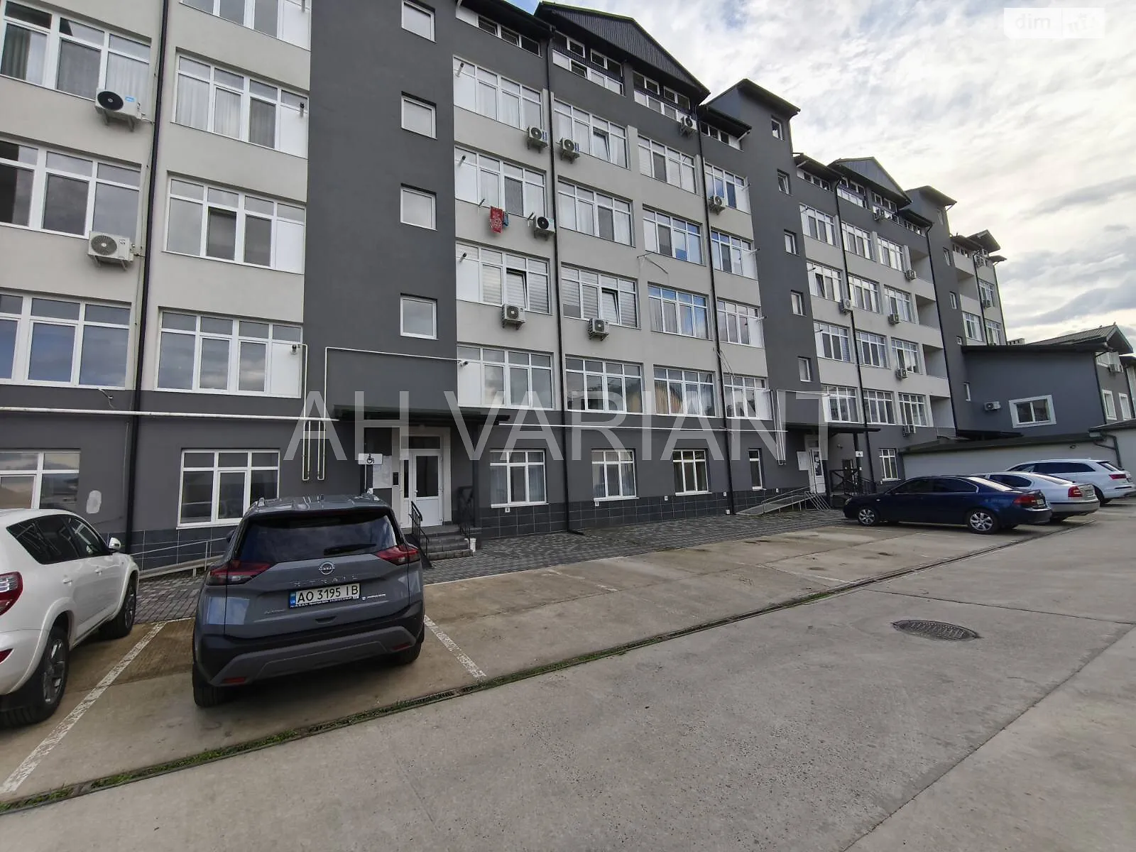 Здається в оренду 1-кімнатна квартира 58 кв. м у, цена: 400 $ - фото 1