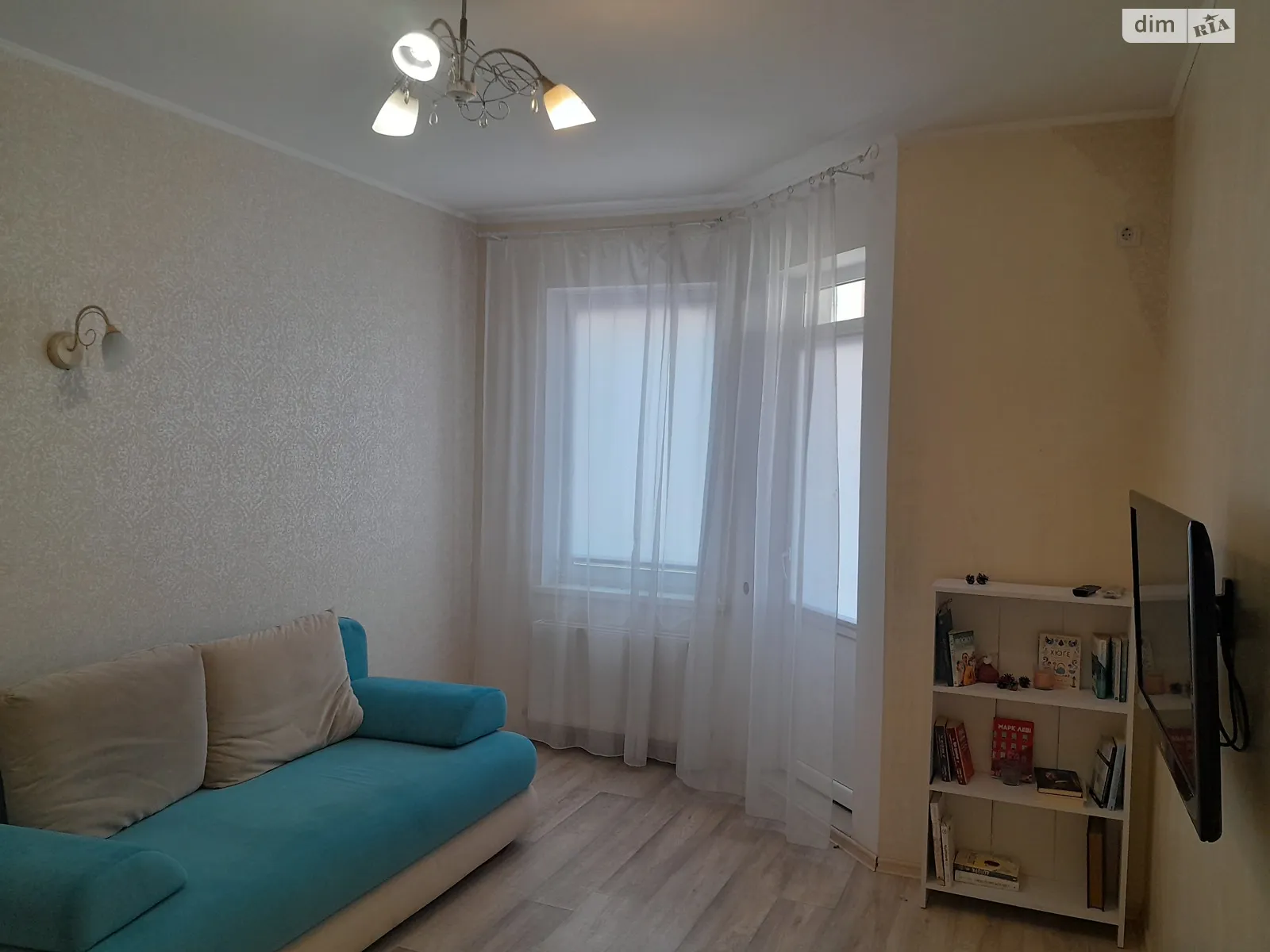 Сдается в аренду 1-комнатная квартира 36 кв. м в Лиманке, мас. Радужный, 16 - фото 1