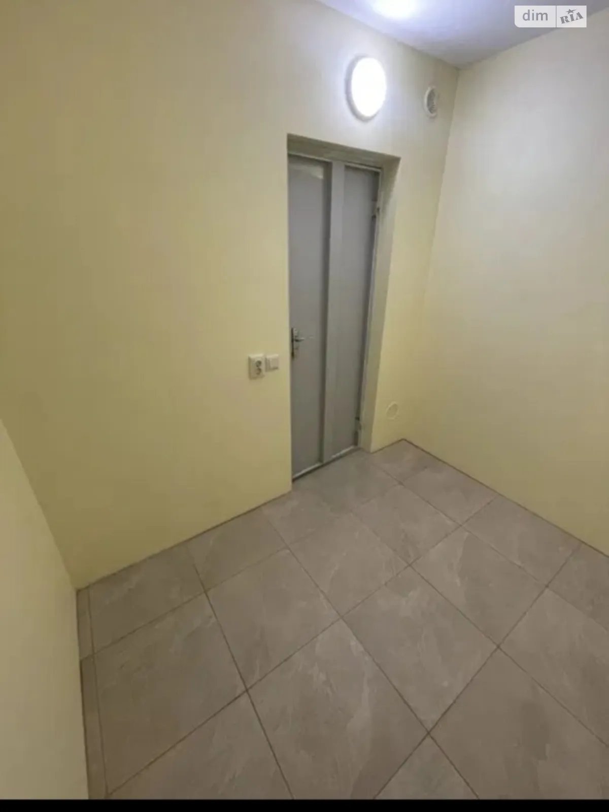 Сдается в аренду объект сферы услуг 4.7 кв. м в 25-этажном здании, цена: 3500 грн - фото 1