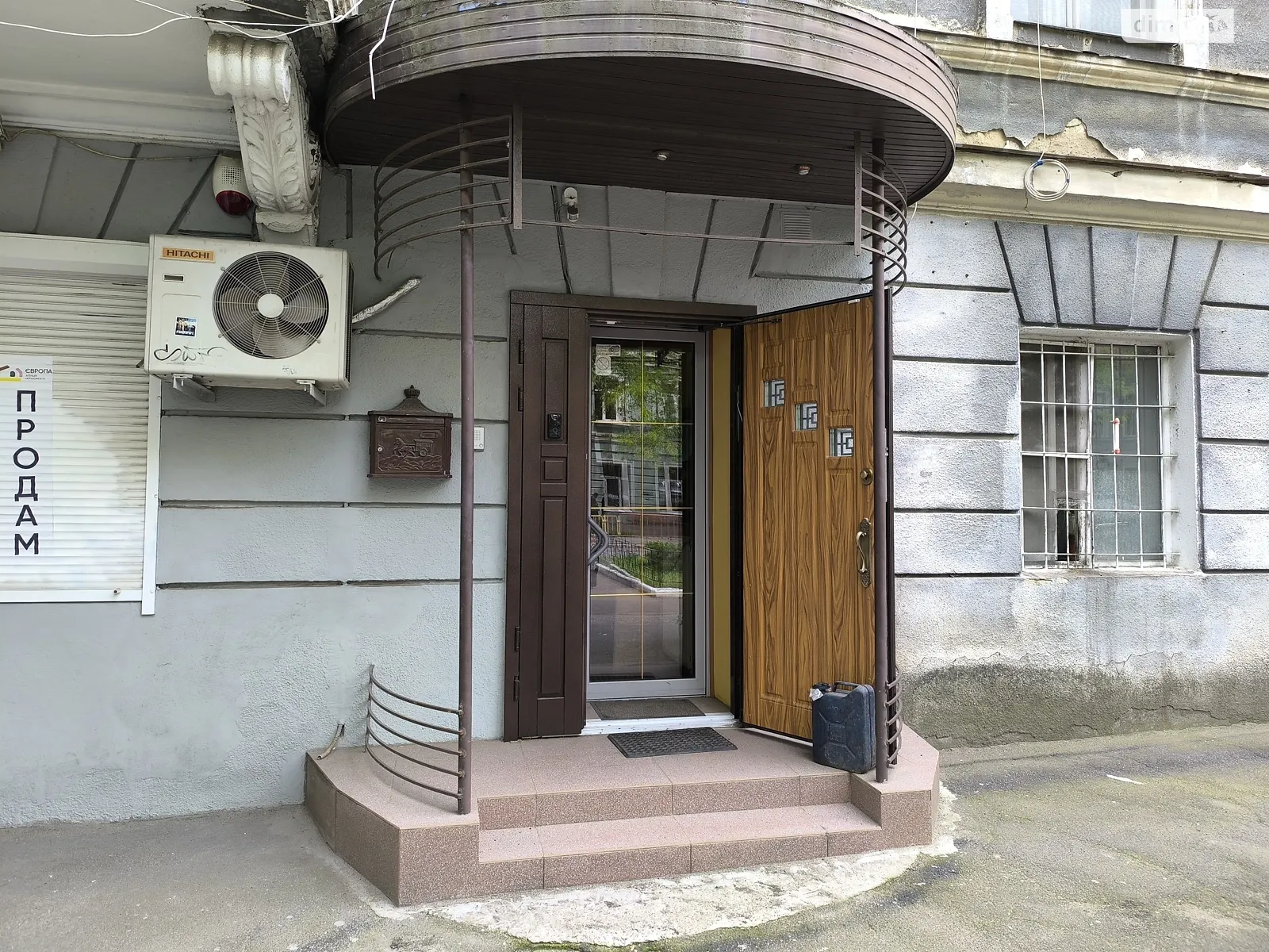 Продается 3-комнатная квартира 72 кв. м в Одессе, ул. Университетская, 7 - фото 1