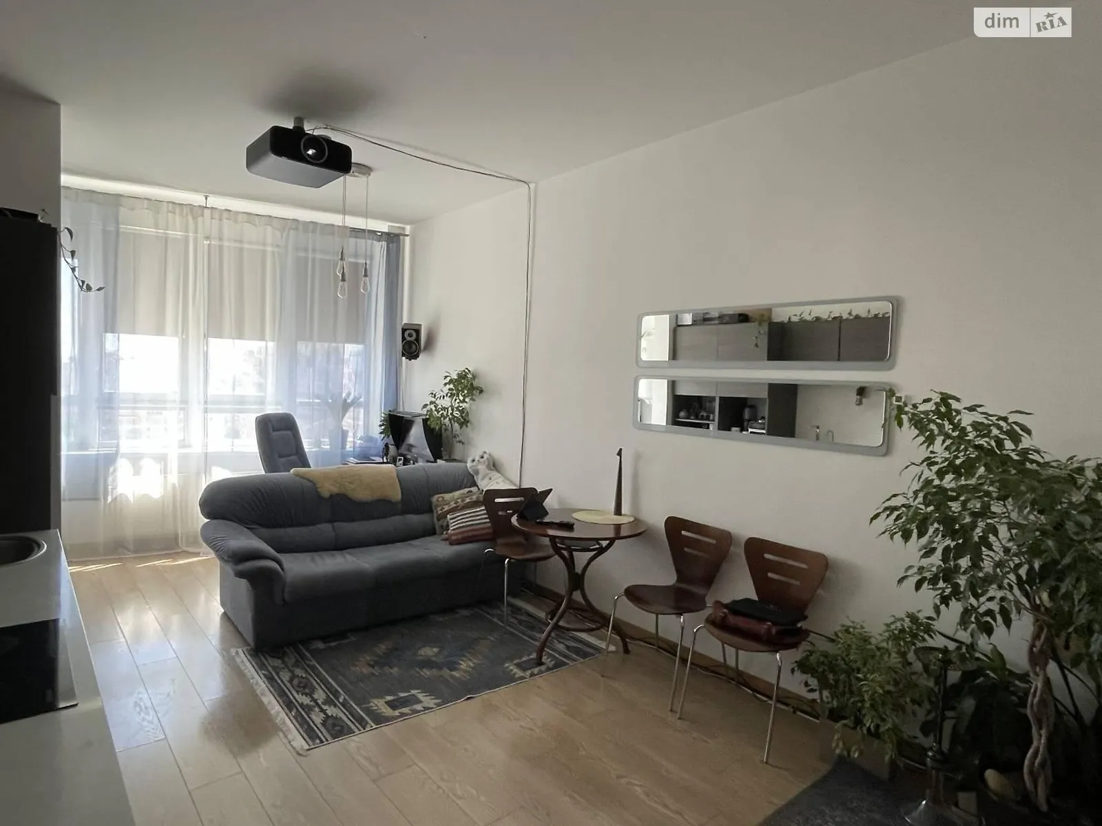 Продается 1-комнатная квартира 53 кв. м в Одессе, ул. Независимости - фото 1