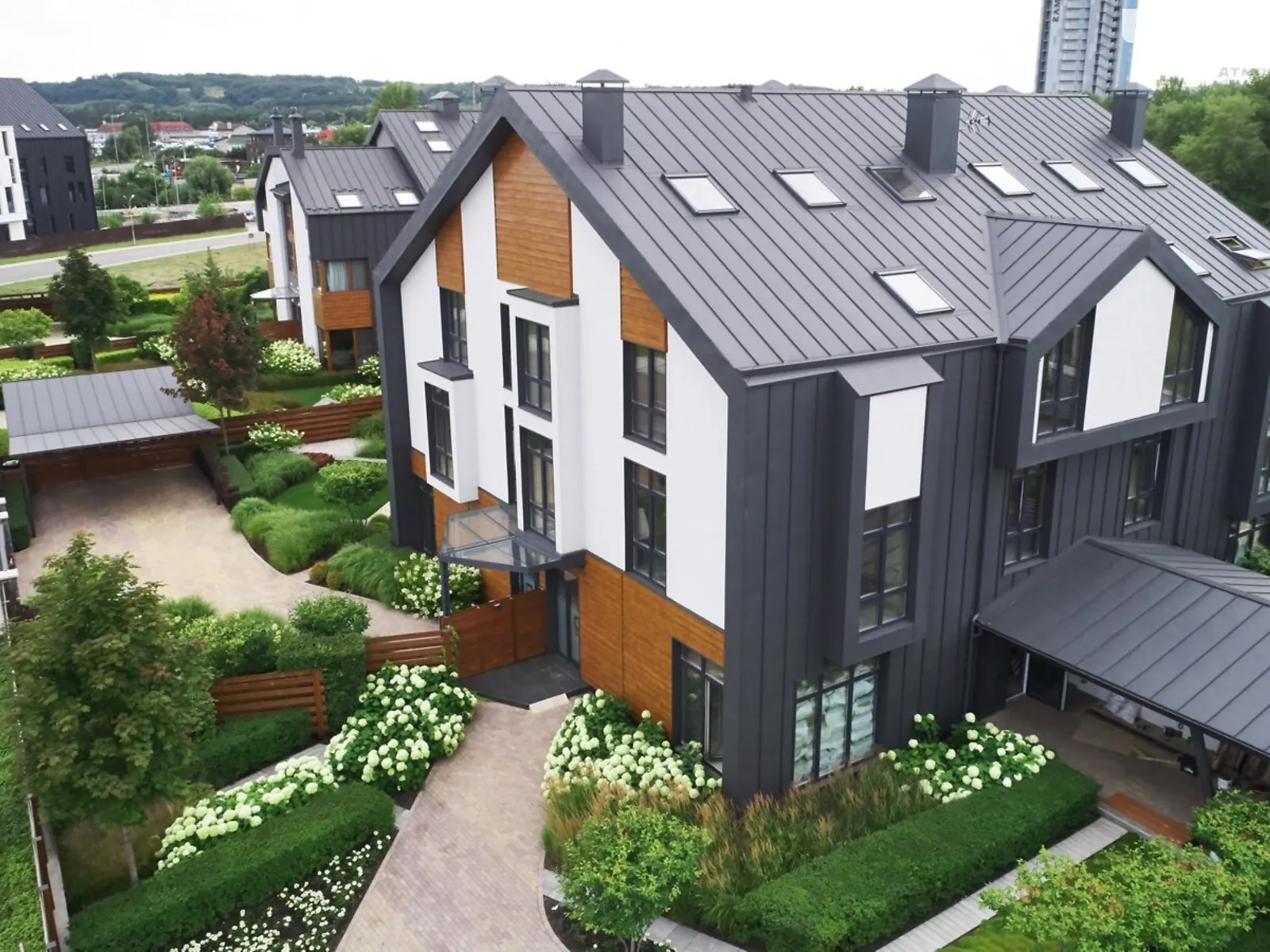Продается часть дома 244 кв. м с балконом, цена: 756800 $ - фото 1