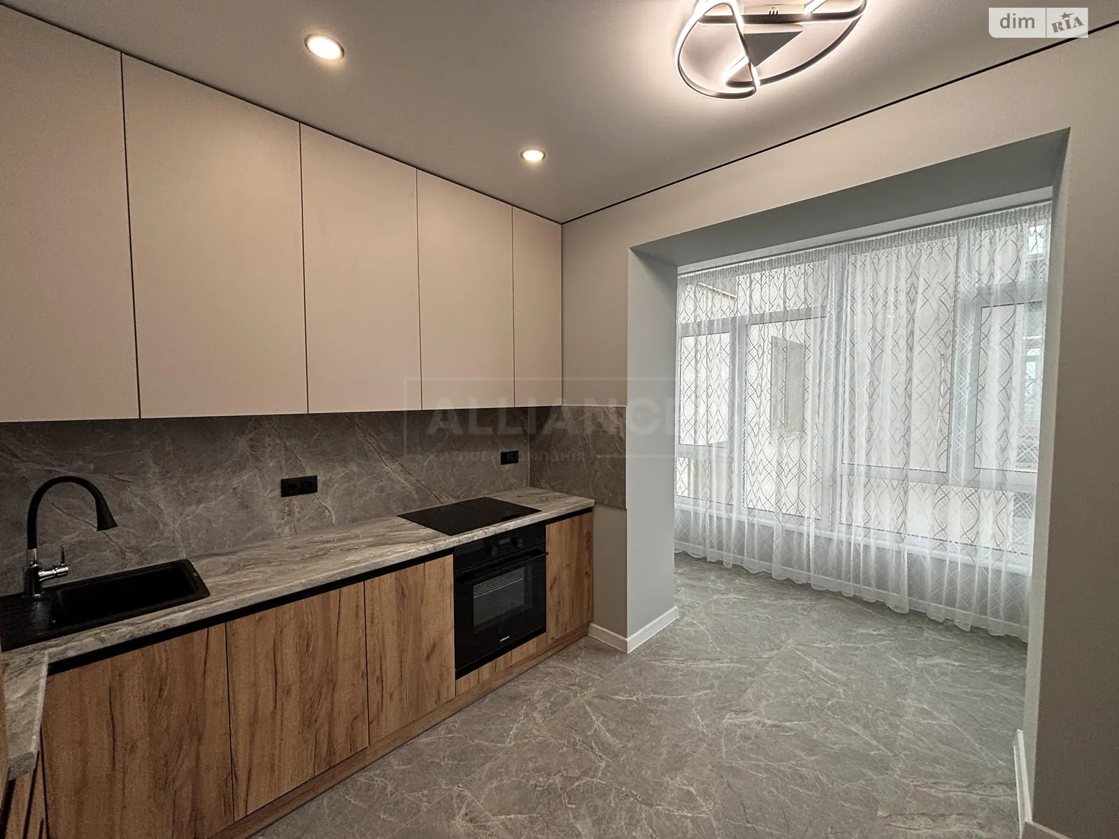 Продается 1-комнатная квартира 46.8 кв. м в Ивано-Франковске, цена: 59999 $ - фото 1