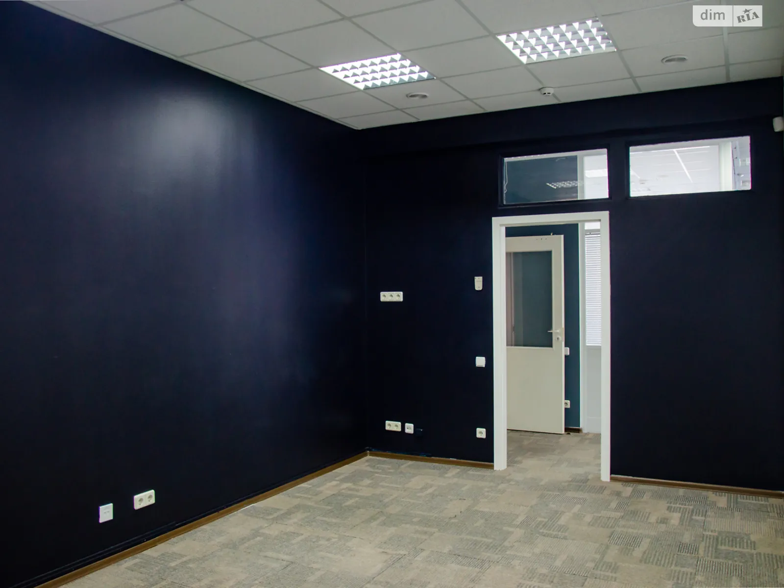 Сдается в аренду офис 311.2 кв. м в бизнес-центре, цена: 6156 $ - фото 1