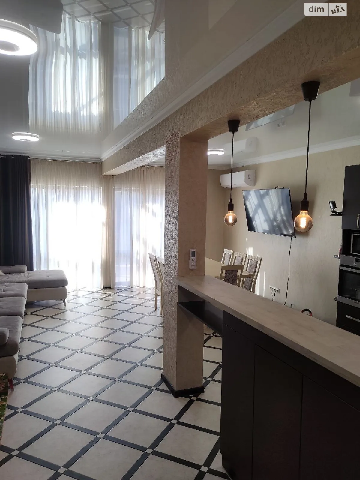 Продается дом на 2 этажа 222 кв. м с беседкой, цена: 150000 $ - фото 1