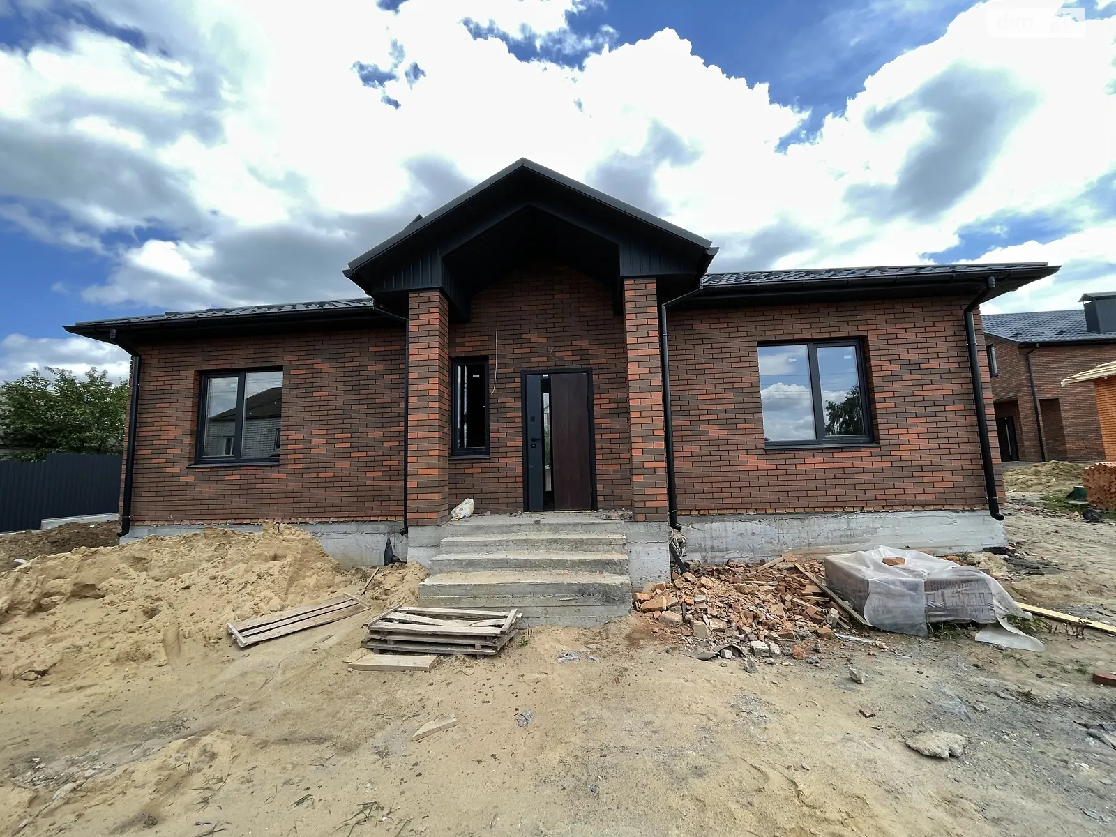 Продается одноэтажный дом 105 кв. м с баней/сауной, цена: 89000 $ - фото 1