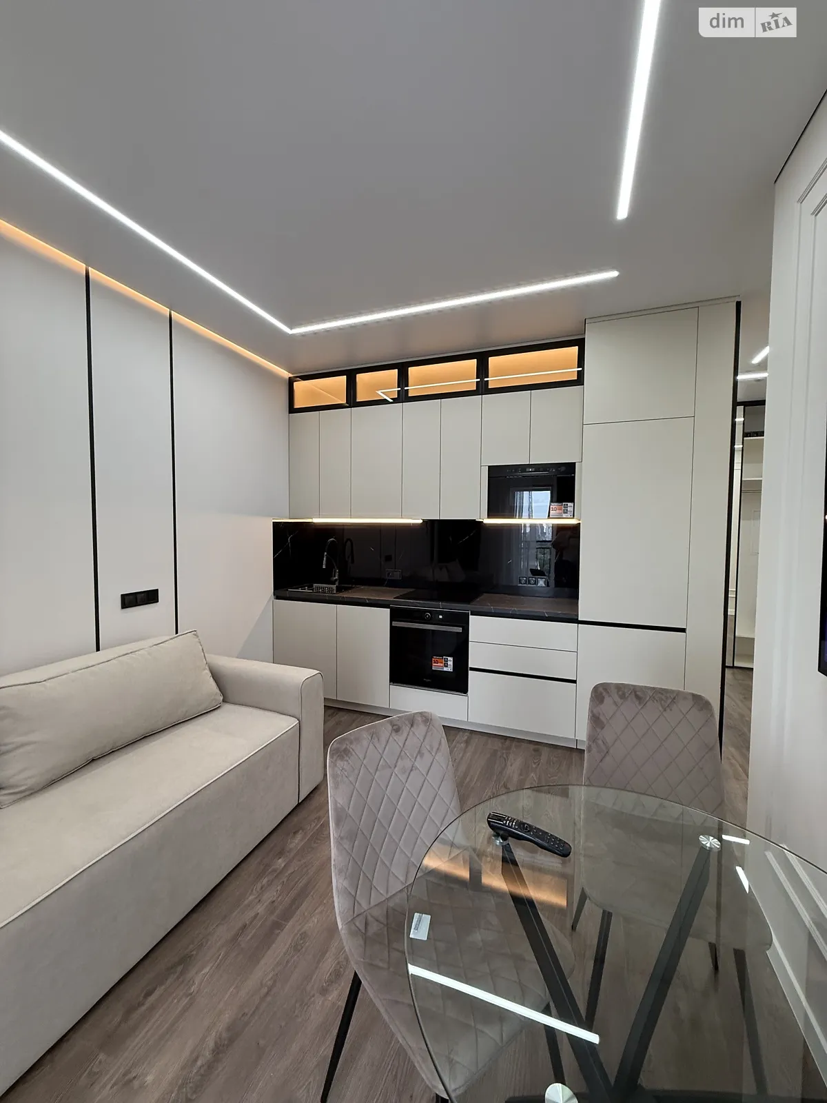 Продається 1-кімнатна квартира 43 кв. м у Одесі, вул. Краснова, 1В - фото 1