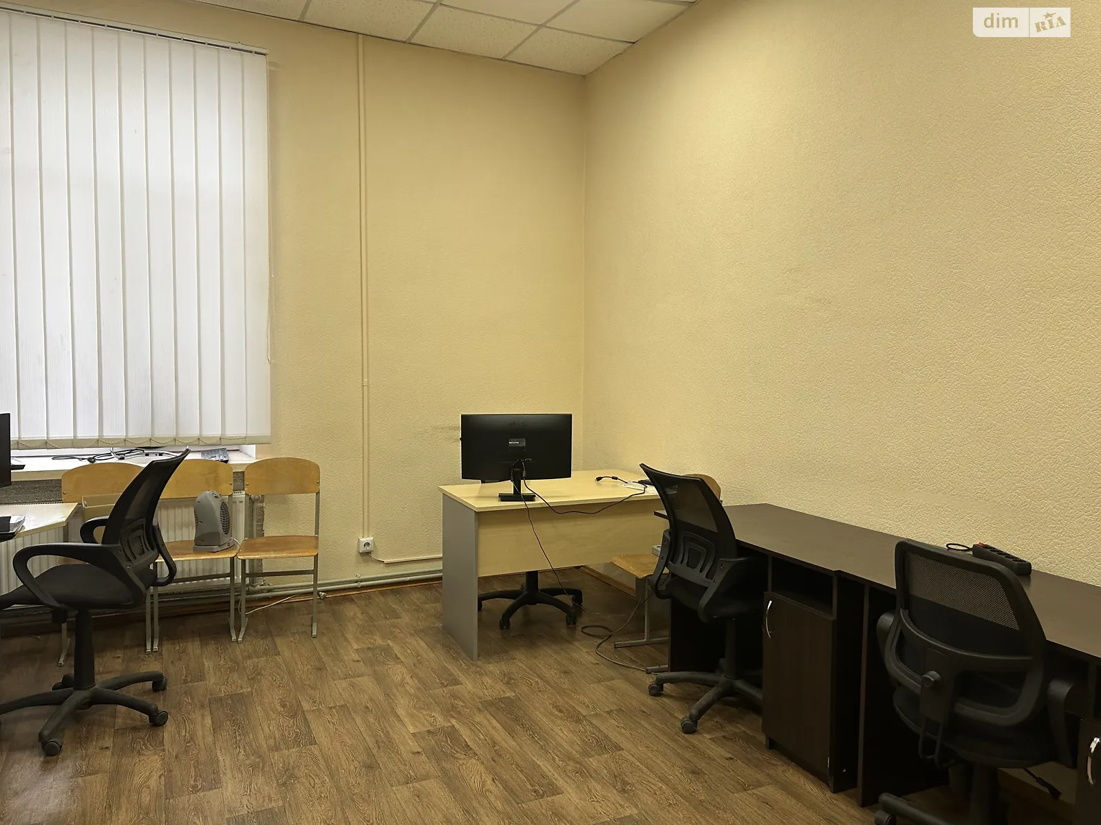 Сдается в аренду офис 21 кв. м в бизнес-центре, цена: 5250 грн - фото 1
